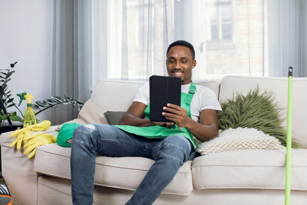 Paramount space cleaning services for domestic and commerial cleaning in coventry